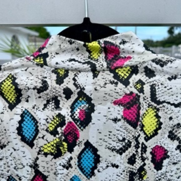 Nylon Apparel Multicolored Long Sleeve Turtleneck Snake Print Bodysuit/Medium - Picture 7 of 8